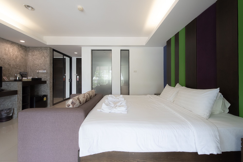 Super, Deluxe, King Bed