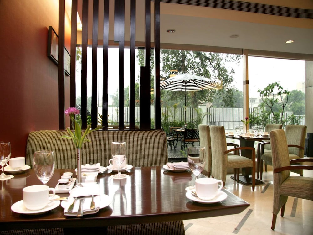 The Muse Sarovar Portico, Nehru Place 30/42