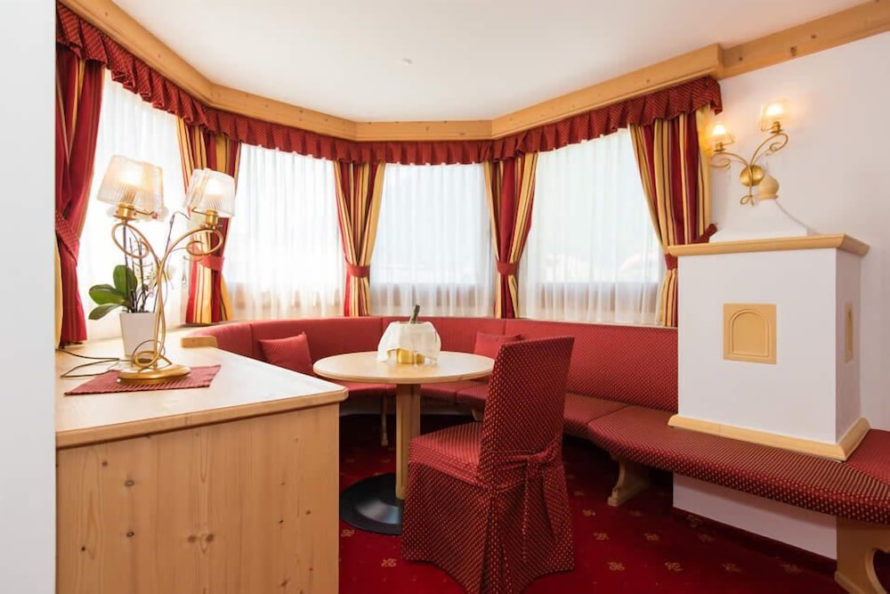 HOTEL CRISTINA 27/45