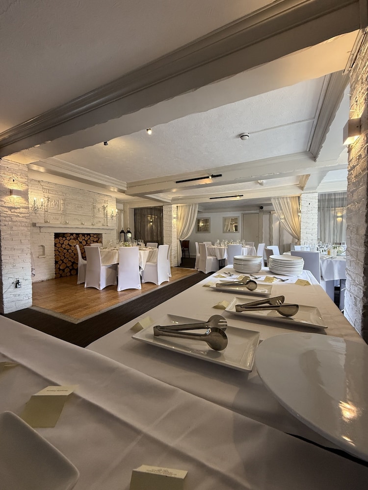 The Blue Anchor 24/49