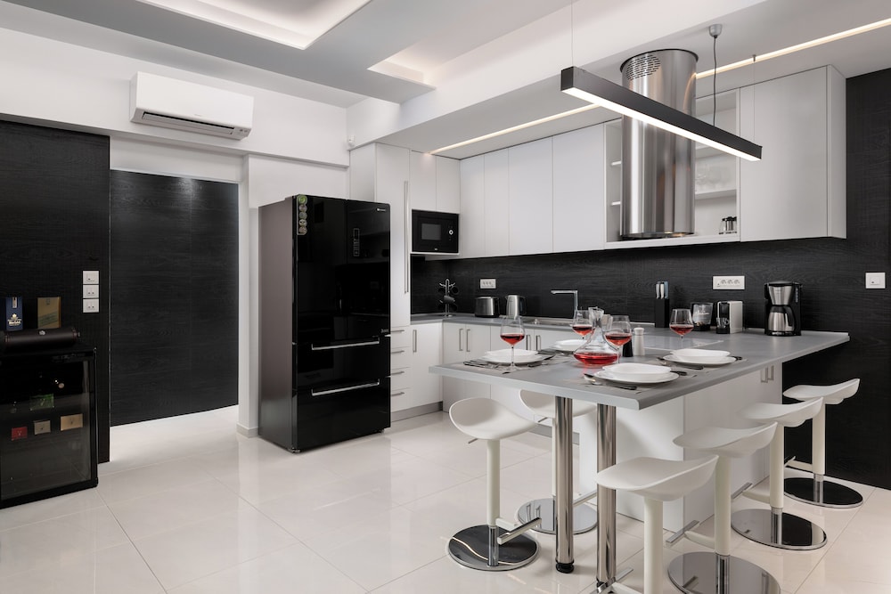 Skyline Suites 50/50