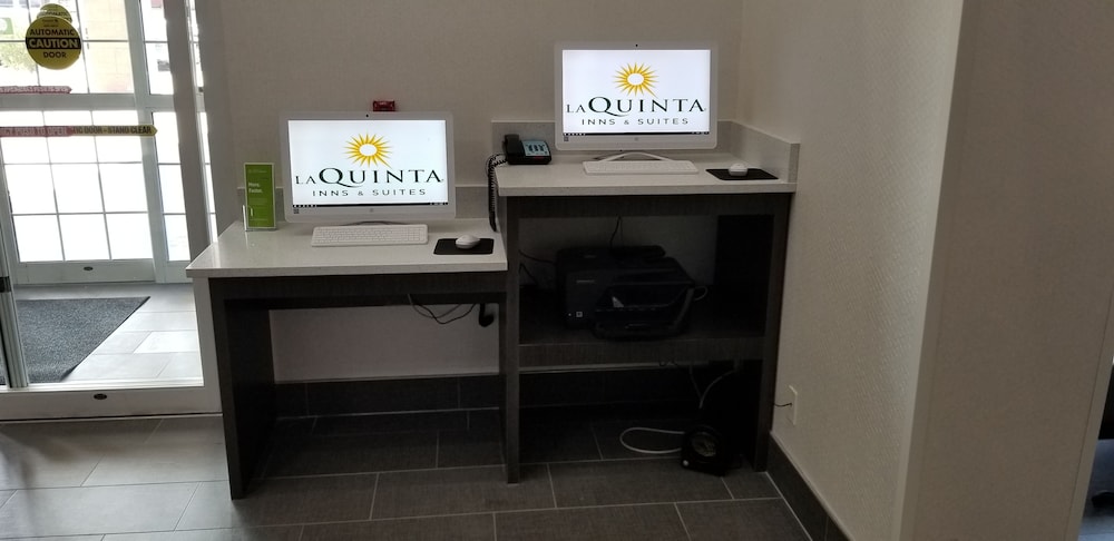 La Quinta Inn & Suites by Wyndham Tyler South 7/46