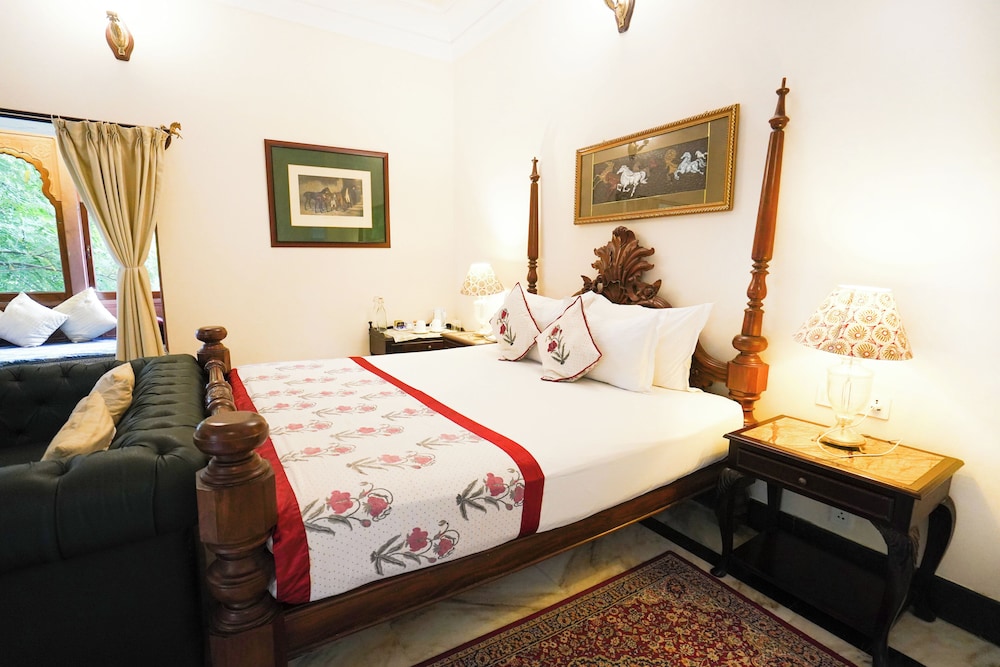 Khas Bagh 8/50