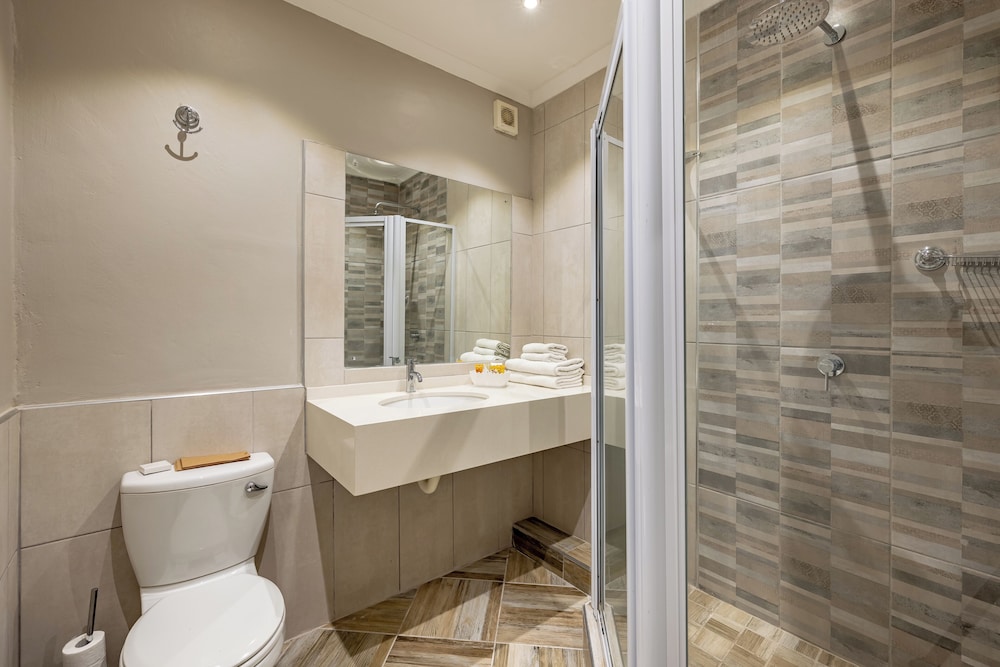 Hotel Numbi and Garden Suites 61/63