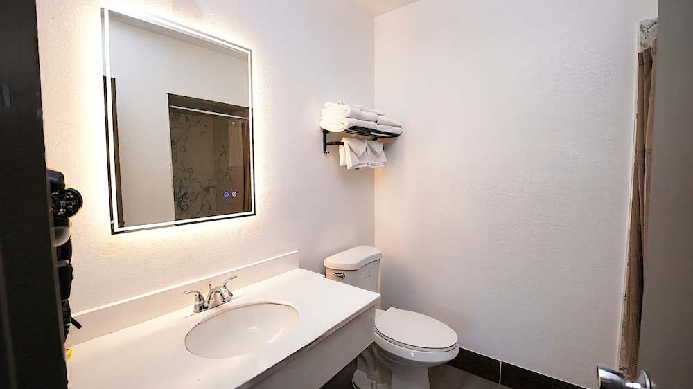 ROOM, 2 QUEEN BEDS, BALCONY
