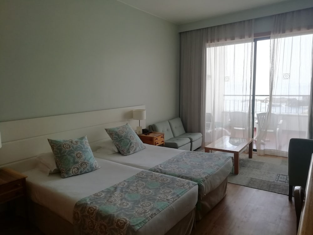 JUNIOR, DOUBLE OR TWIN BED