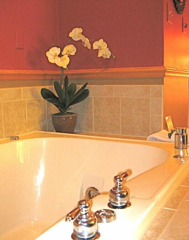Settlement Courtyard Inn & Lavender Spa 25/66