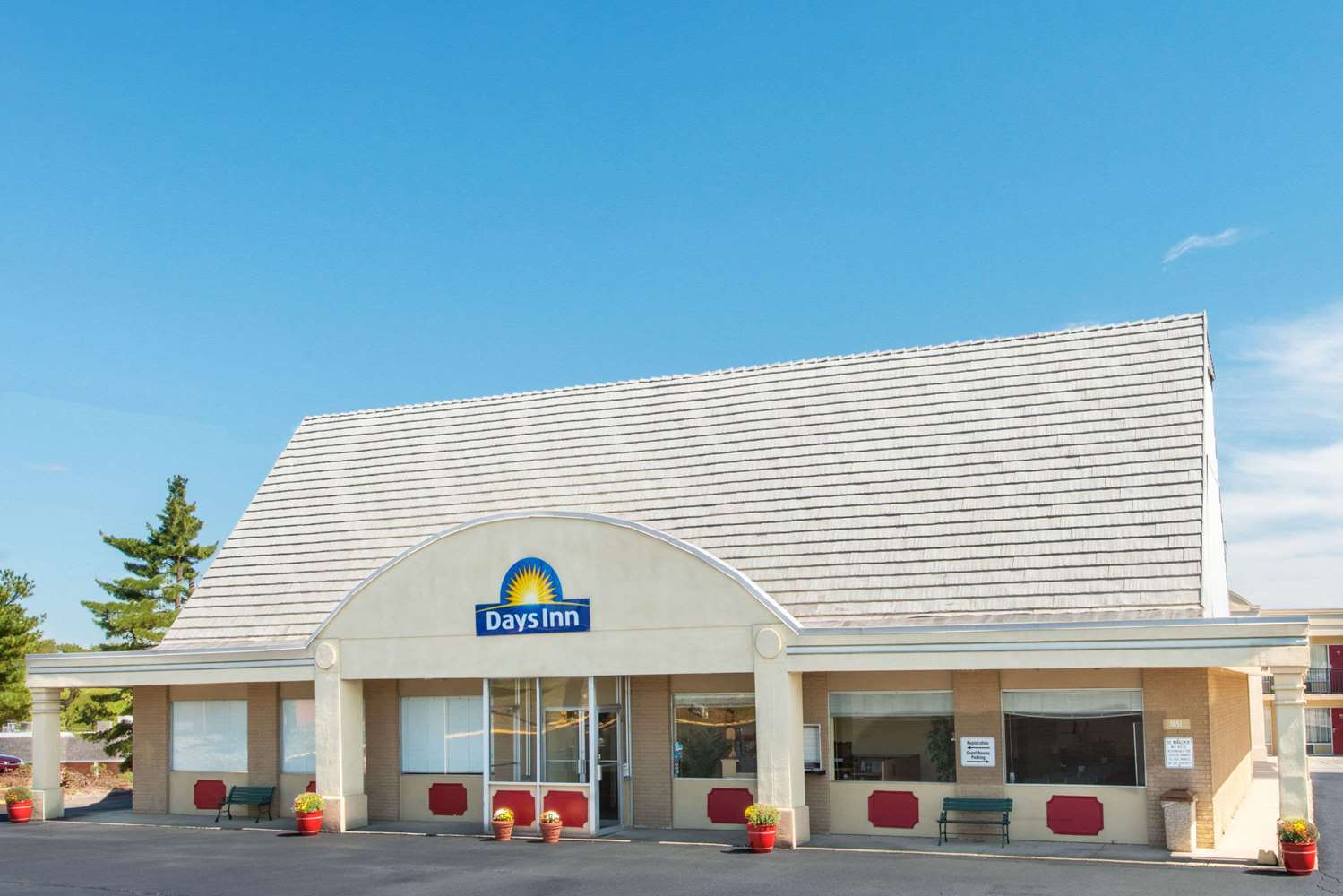 Days Inn by Wyndham Frankfort 1/8