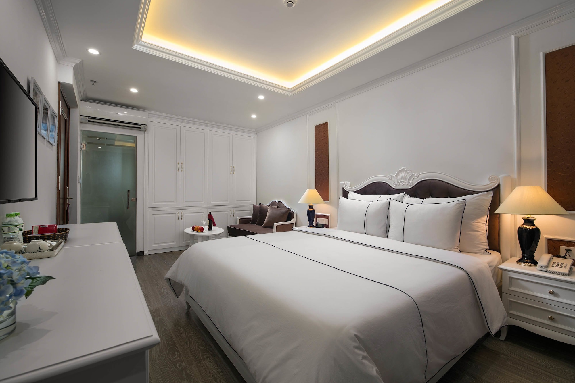 EXECUTIVE, SUITE, CITY VIEW