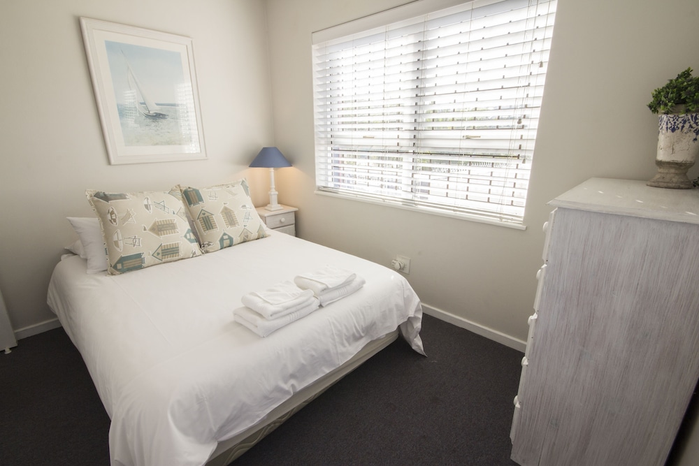 Apartment, 2 Queen and Twin Beds, Middle Floor، Laguna Grove 3/6