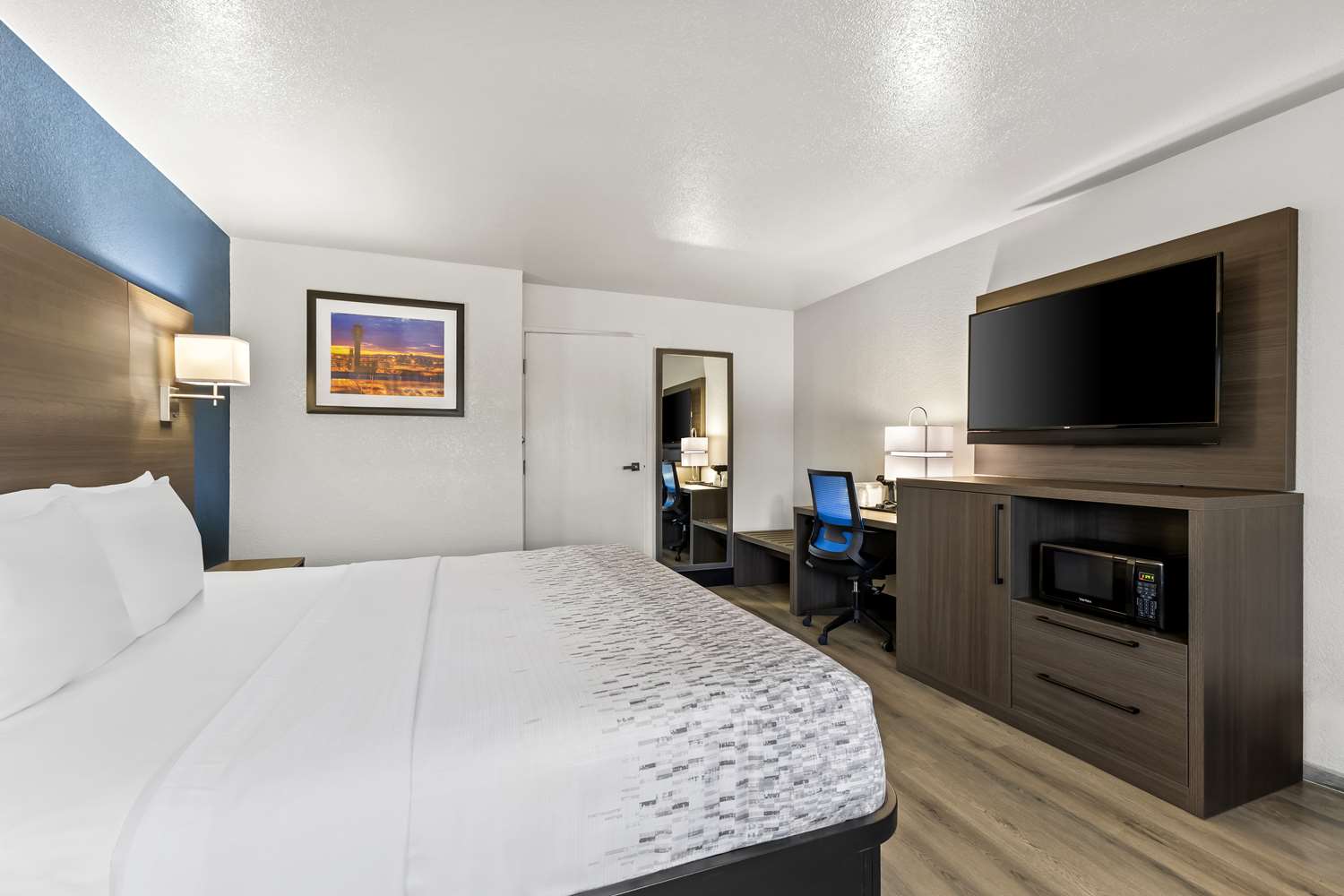 Room at Surestay Hotel By Best Western Phoenix Airport, PHOENIX - AZ