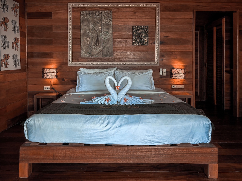 Ten Moons Lipe Resort 14/50