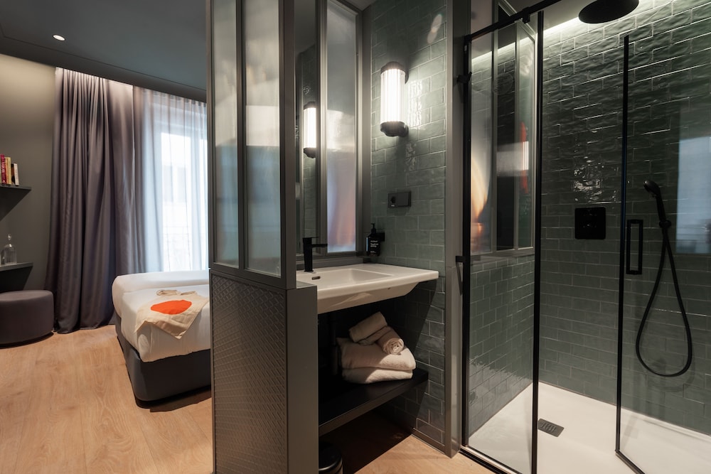 Chic&basic Dot Hotel 30/42