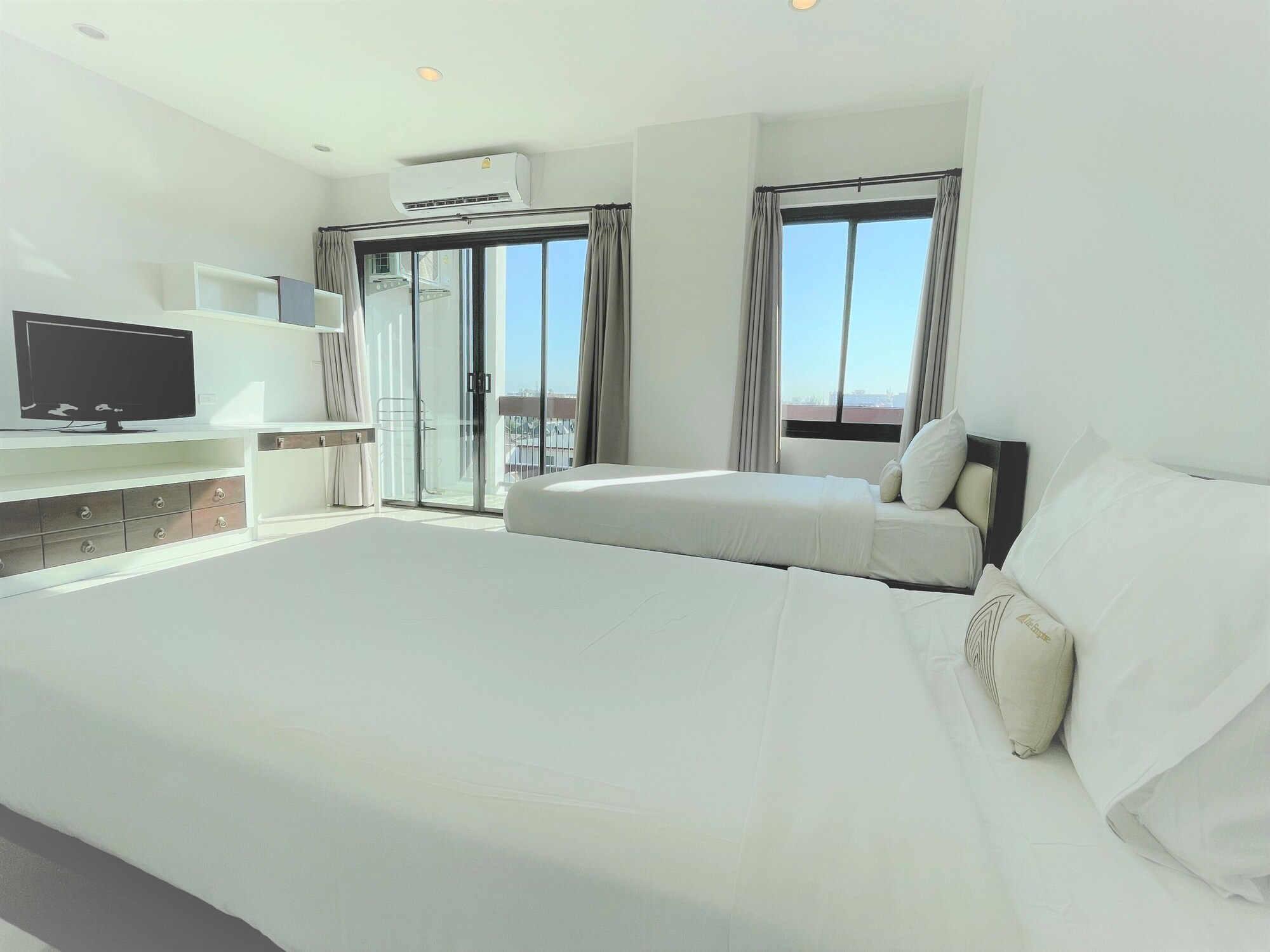 SUPERIOR, TWIN BEDS