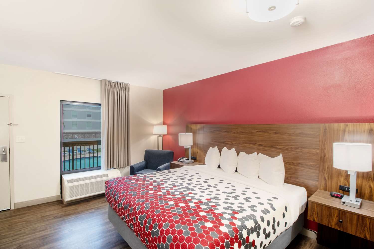 Econo Lodge Inn & Suites Foley-North Gulf Shores 15/40