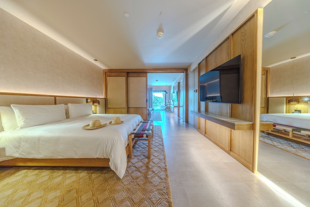 Panoramic, King Bed, Ocean Front
