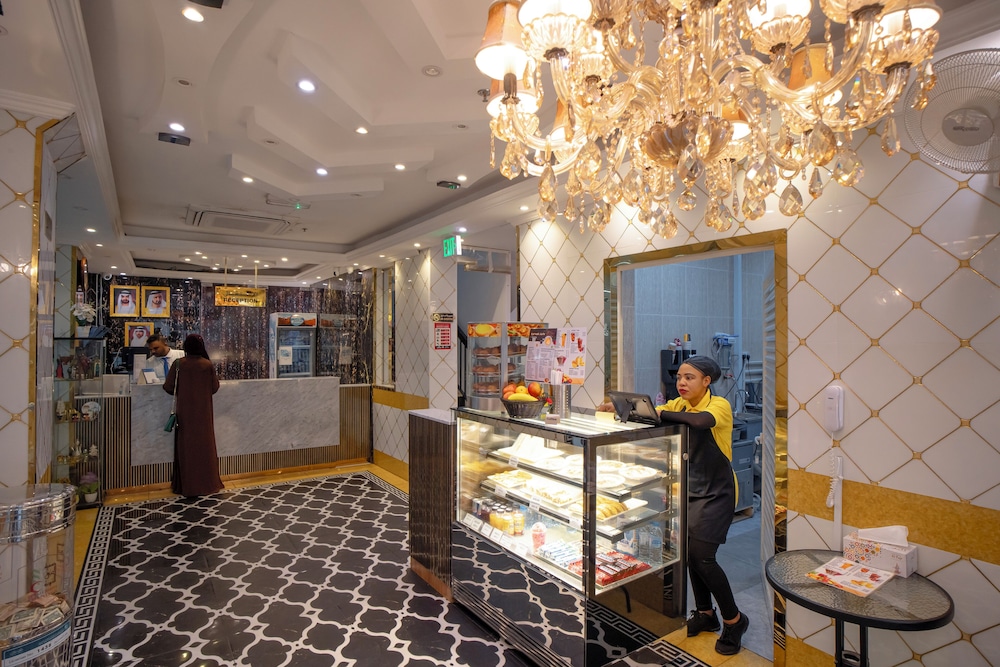 Al Sabkha Hotel 12/53