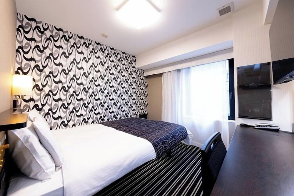 ROOM, DOUBLE BED