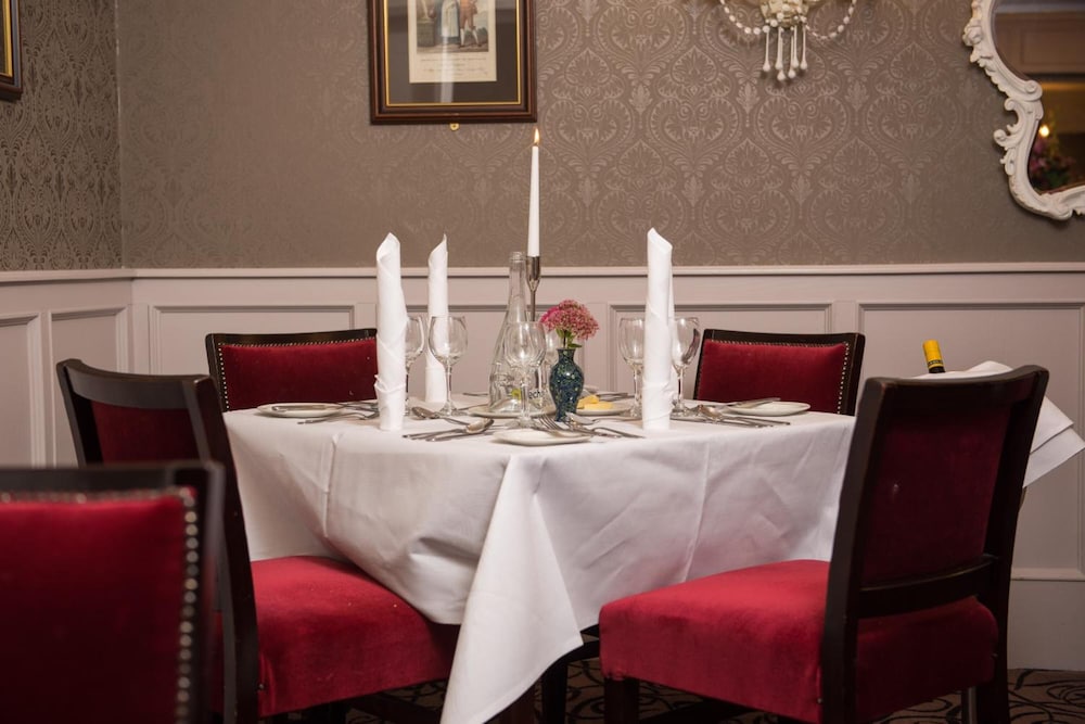 The Devon Inn 29/34
