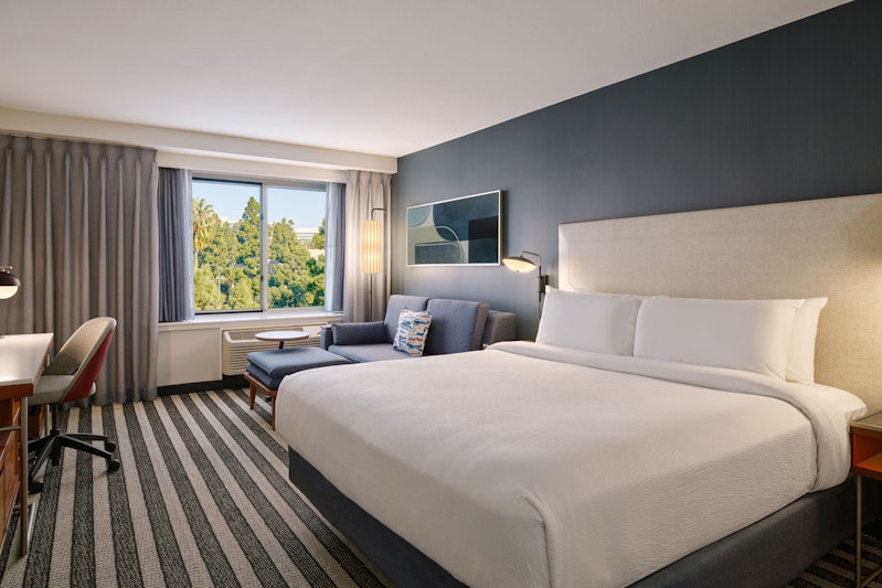 Courtyard By Marriott Culver City Los Angeles 11/46