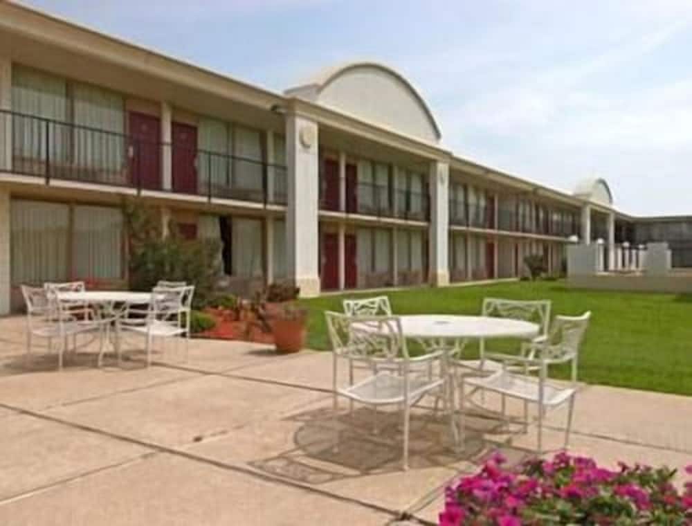 Days Inn By Wyndham Hillsboro Tx 2/37