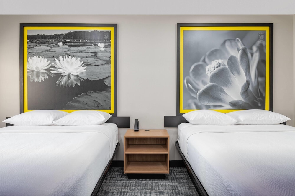 Super 8 by Wyndham Lubbock Airport 27/54