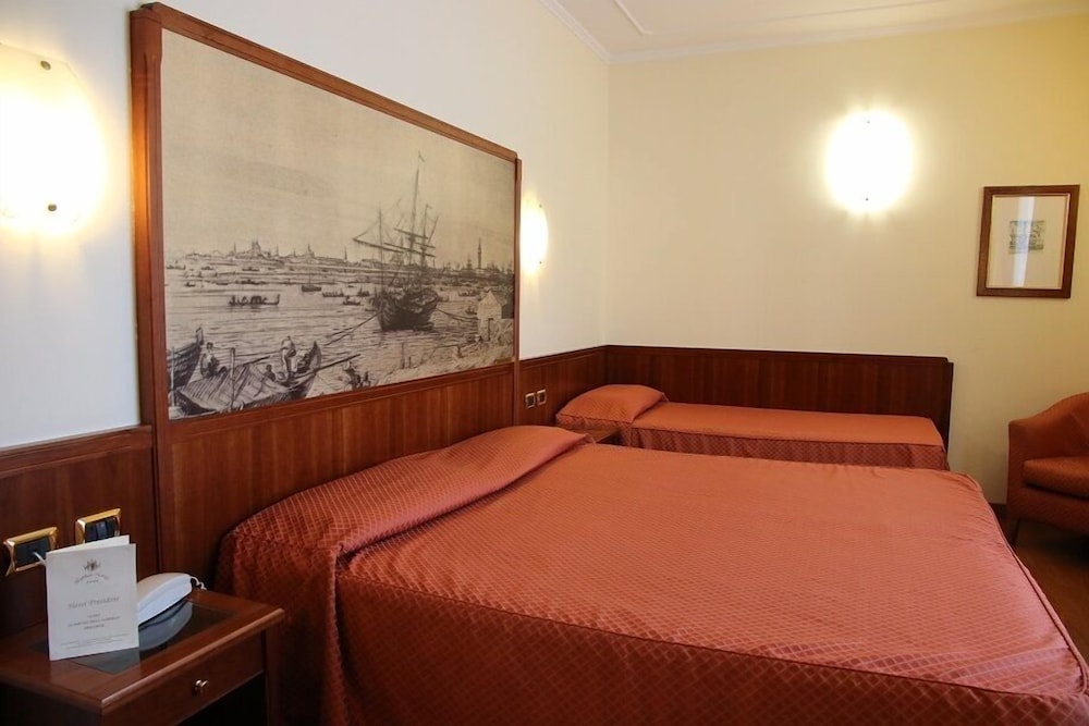 Hotel President 13/50