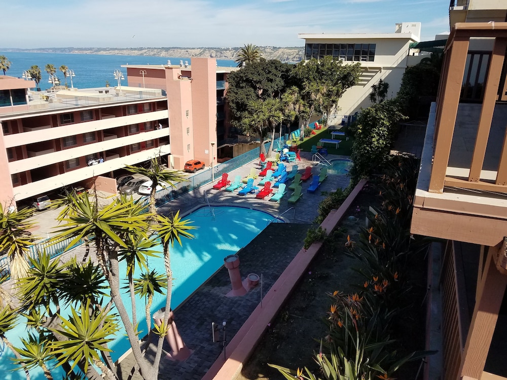 La Jolla Cove Suites 5/65