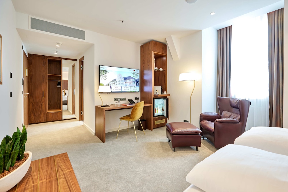 Kasino Hotel 9/42