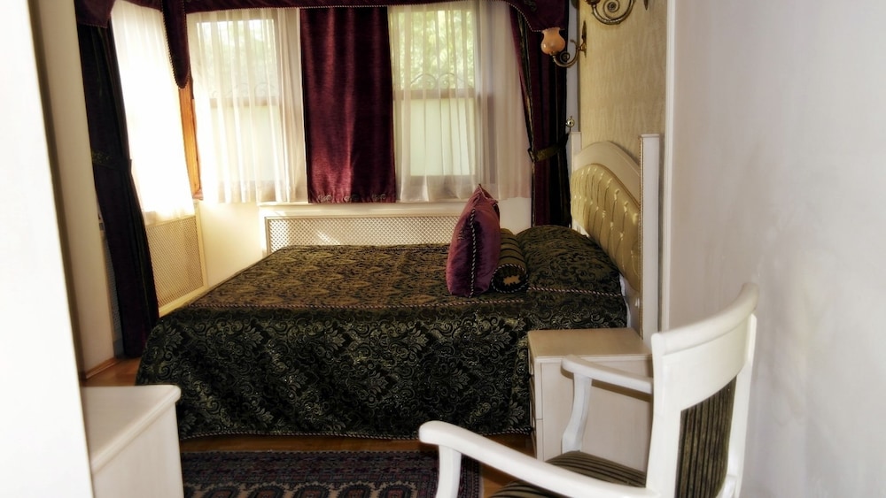 Turquhouse 8/70