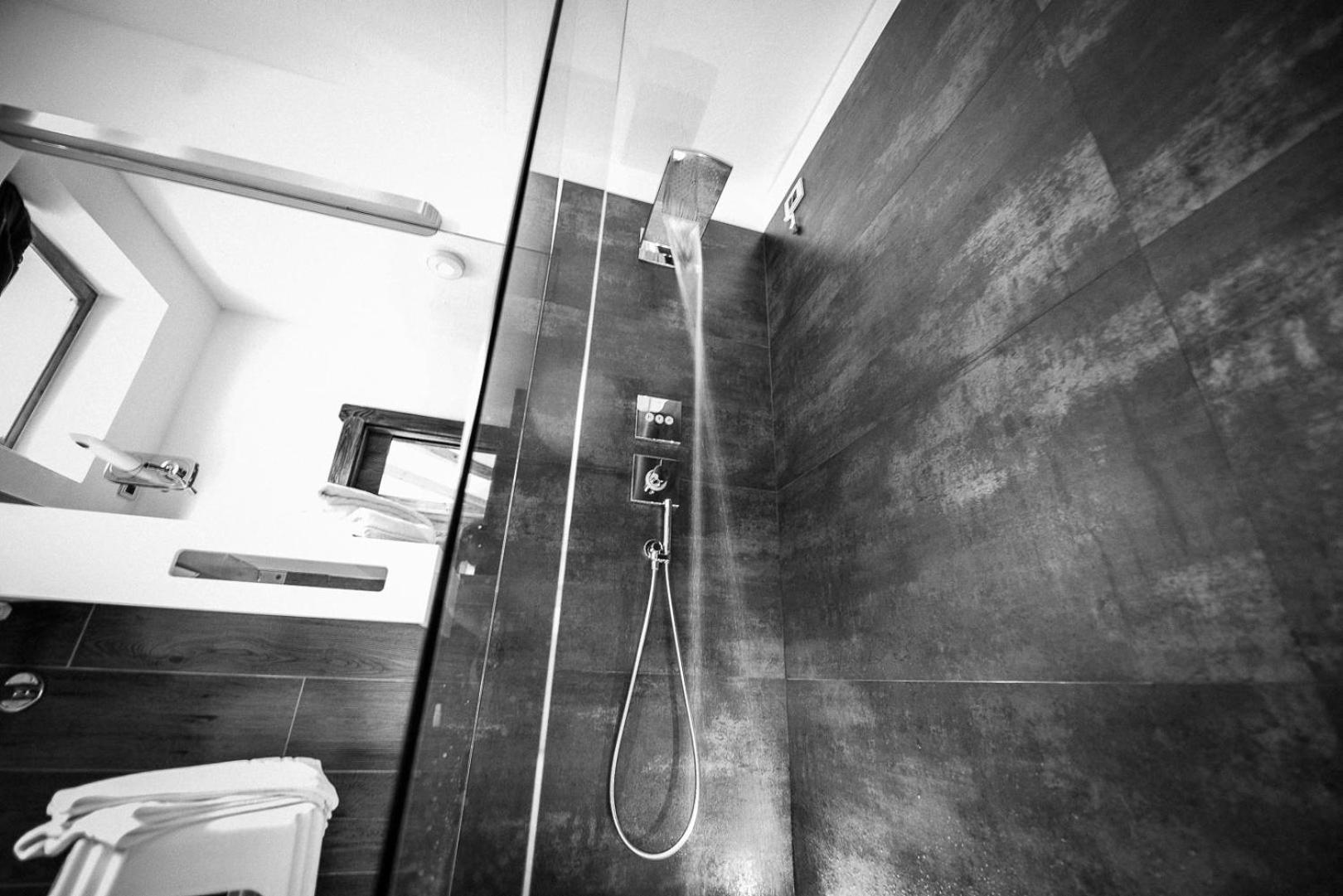 جناح ديلوكس بجاكوزي، HOTEL CHALET PINETA 6/7