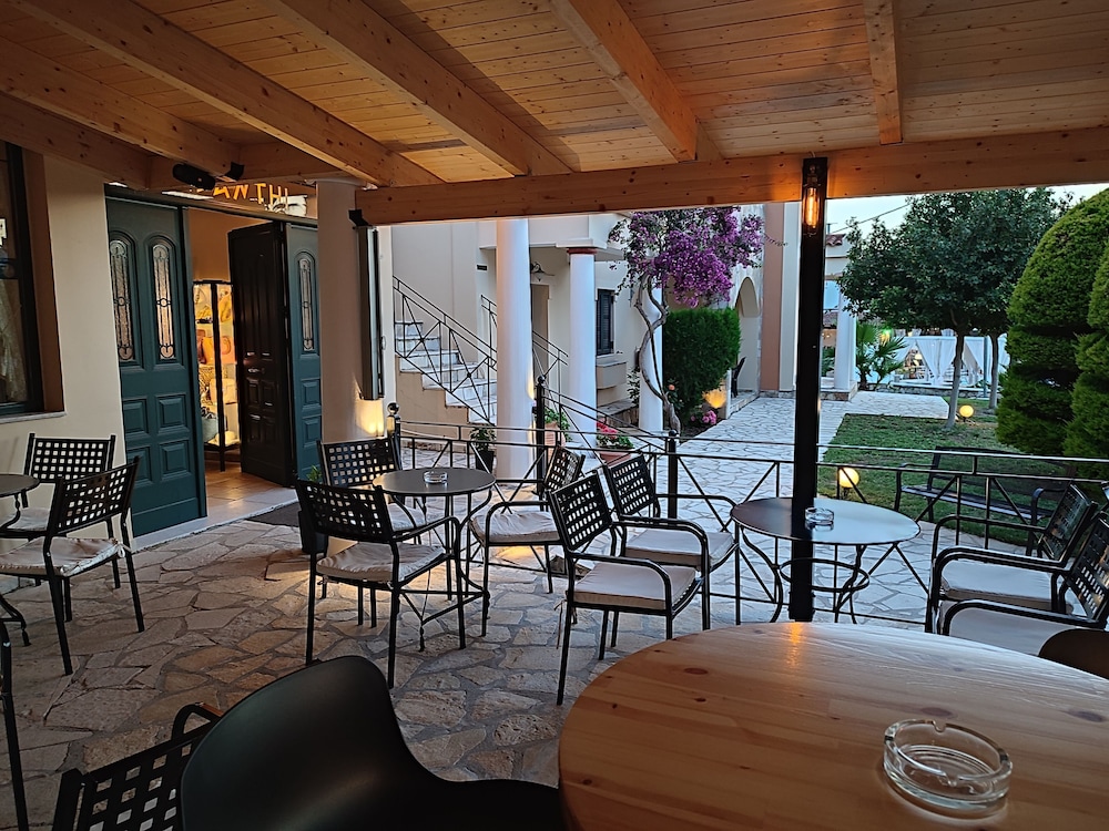 Elanthi Village Hotel 68/85