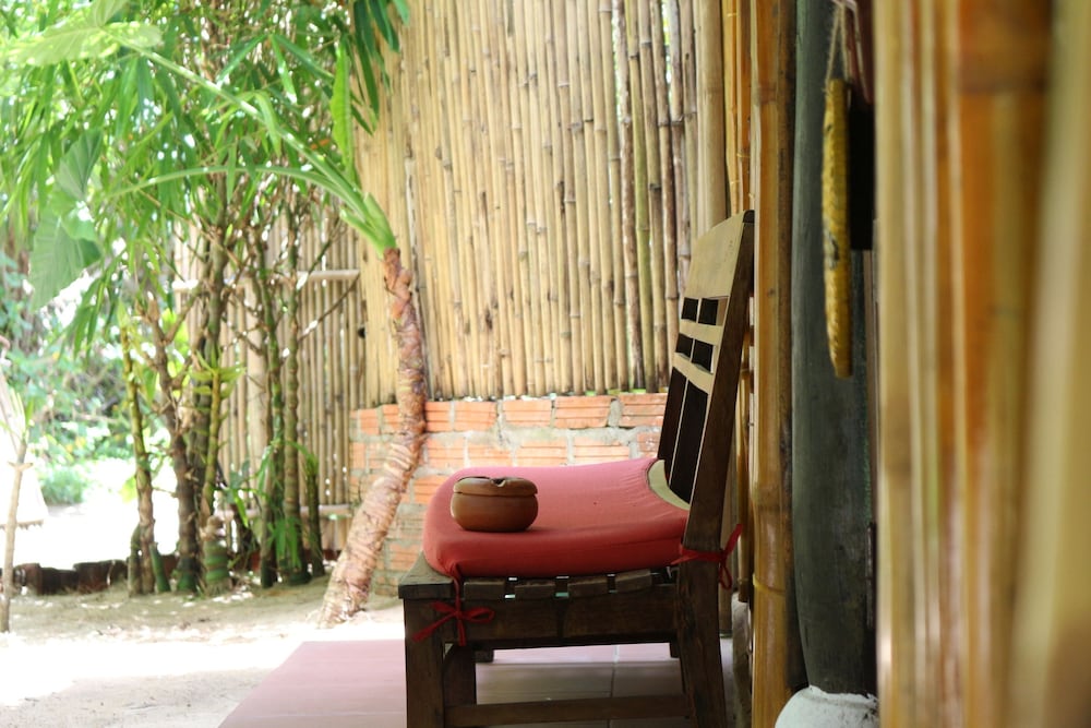 Under The Coconut Tree 40/50