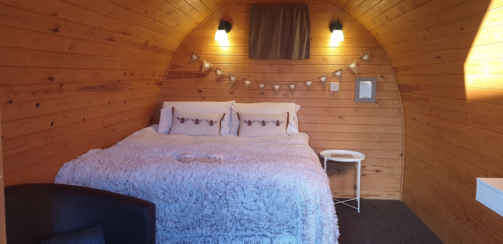 The Little Hide - Grown Up Glamping 23/50