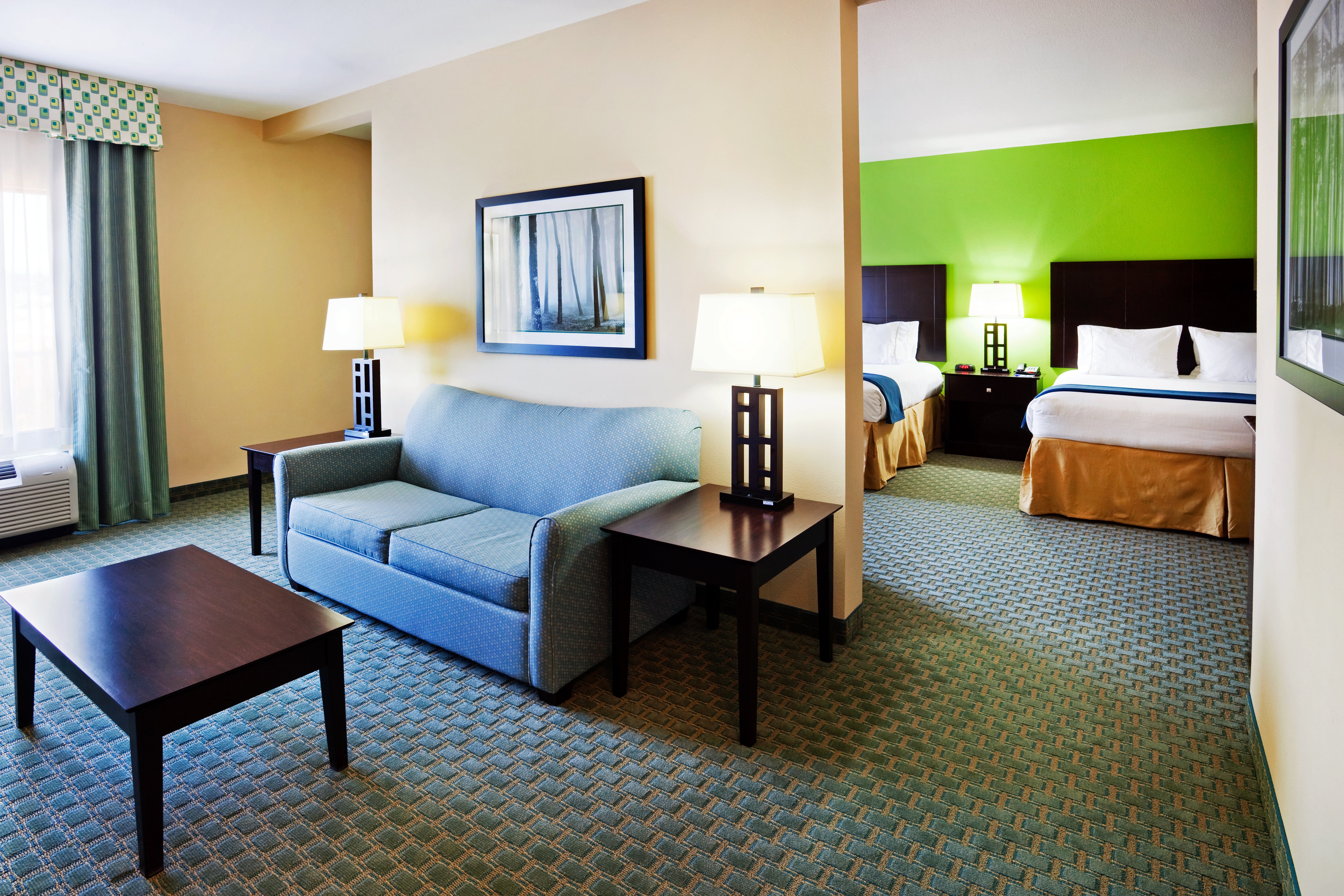 Holiday Inn Express Hotel Suites Newport South 58/79