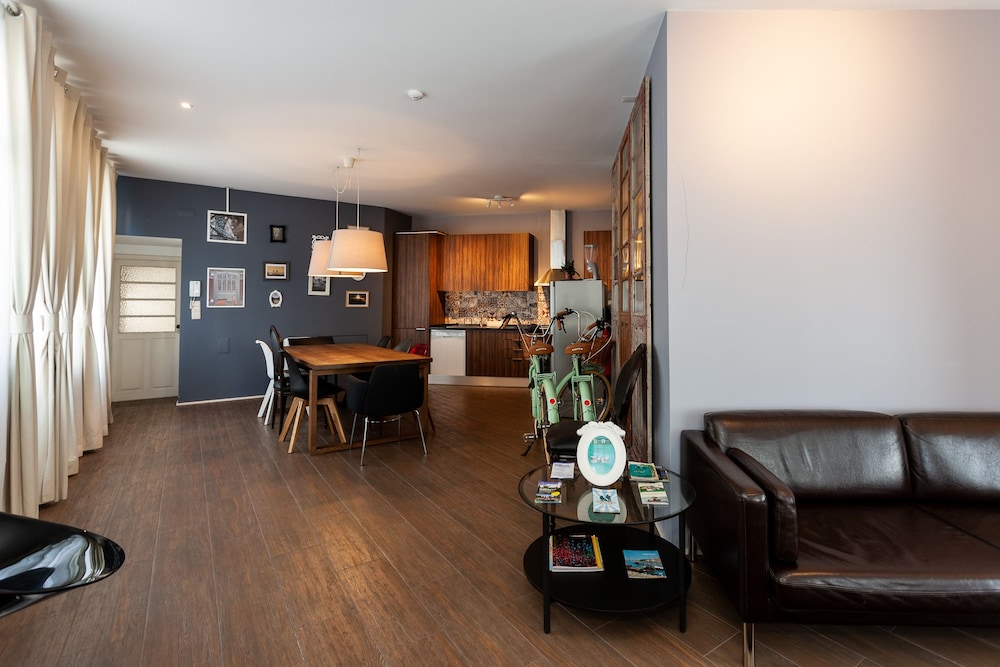 BCharming House 44/67