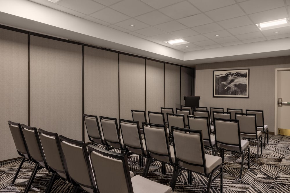 Hyatt Place Atlanta Airport-South 52/59