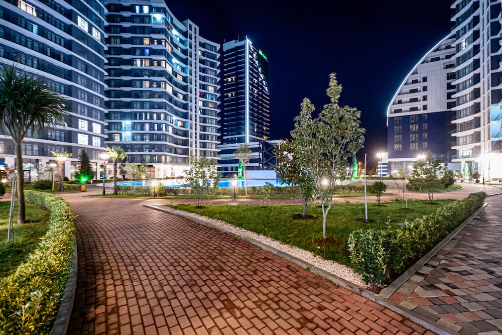 White Sails Residential Hotel 55/57
