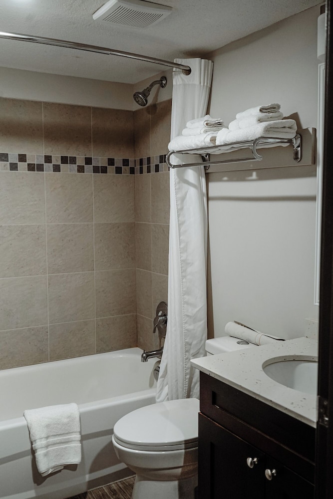 Homestead Inn & Suites 40/44