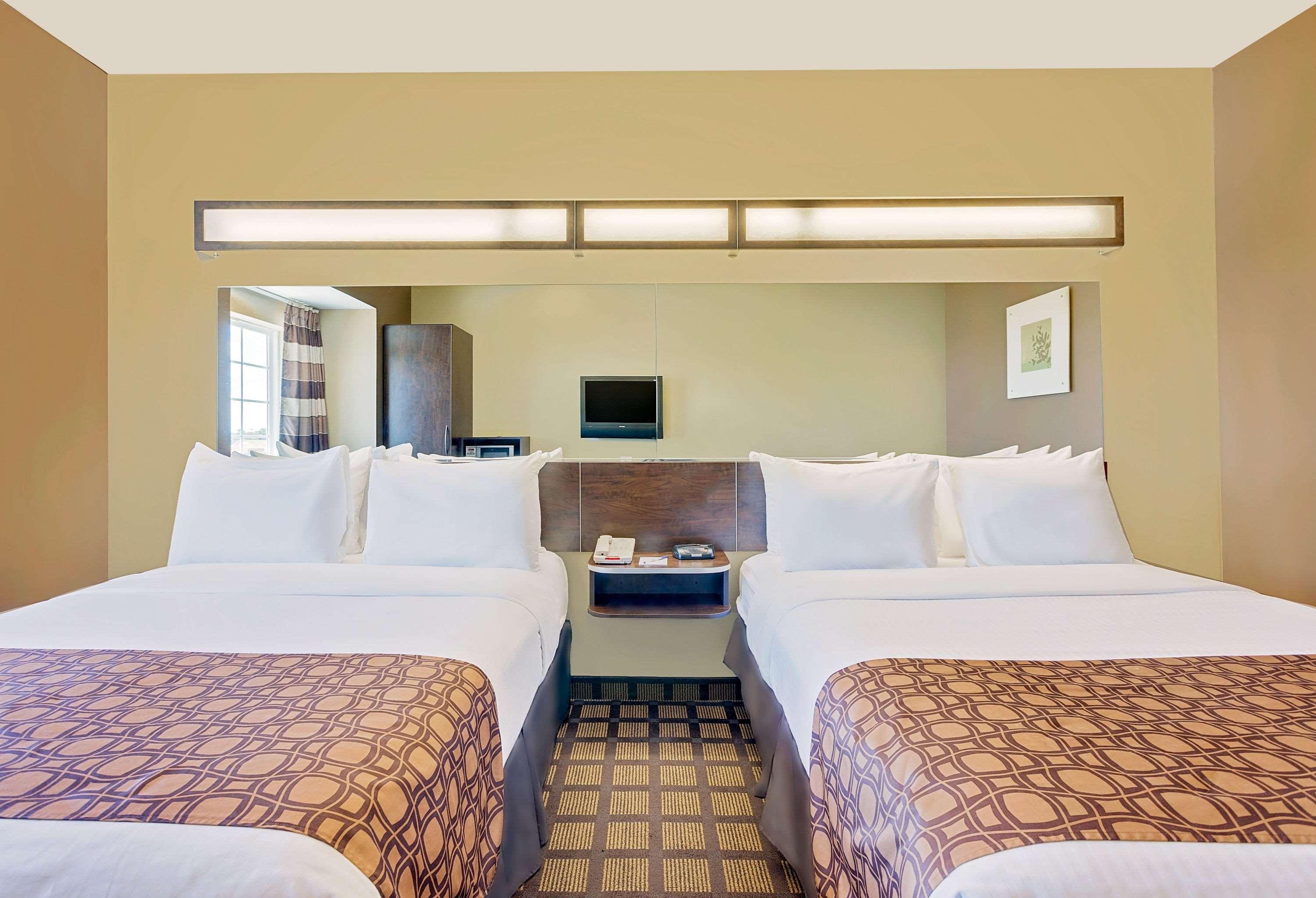 Microtel Inn & Suites by Wyndham Perry 11/20