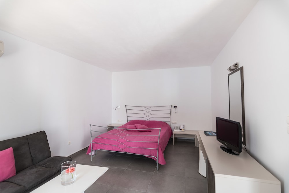 Nefeli Hotel Skiros 49/65