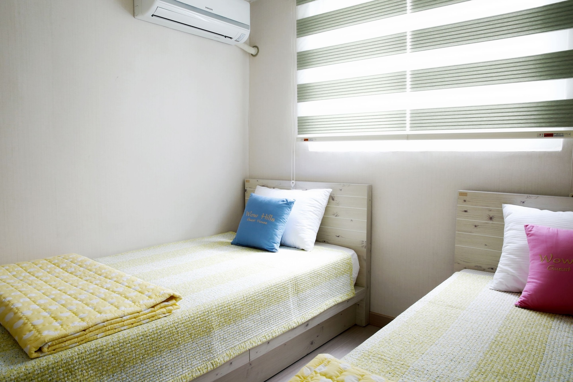 FEMALE ONLY, TWIN BEDS