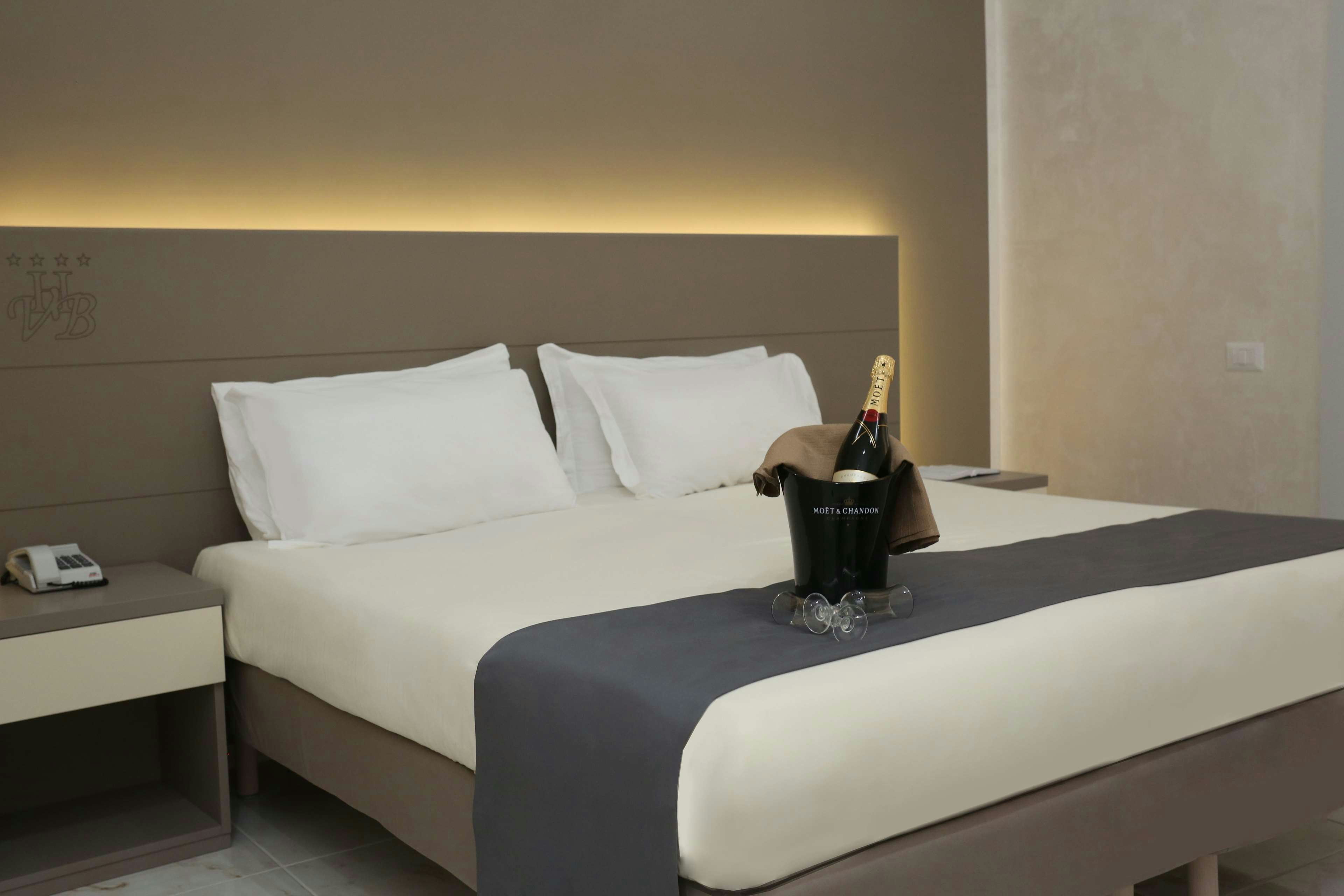 Vergilius Billia Hotel 4/12