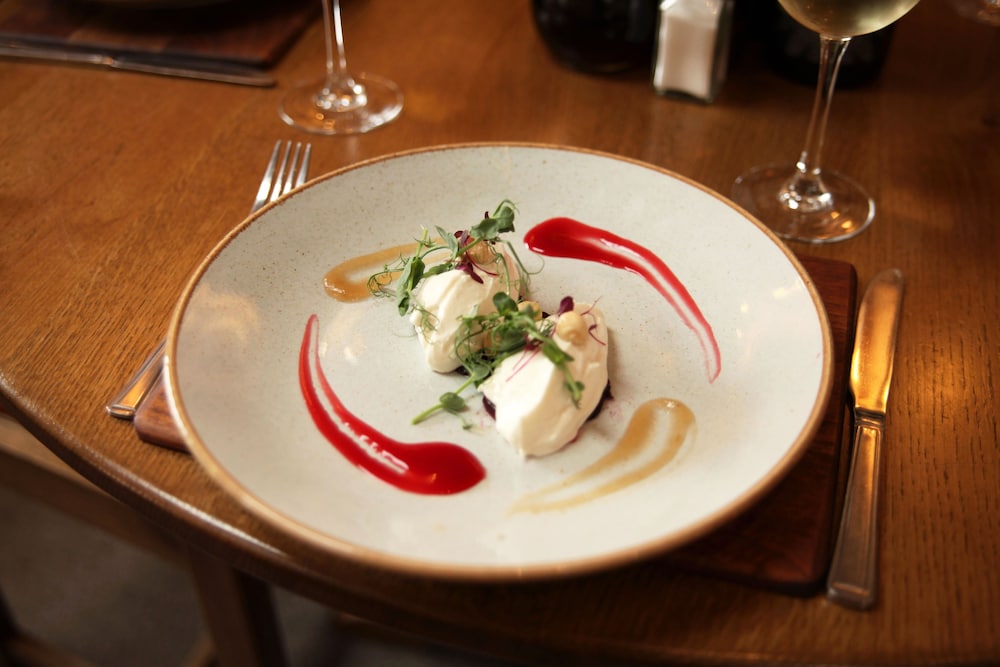 The Erskine Arms 22/50
