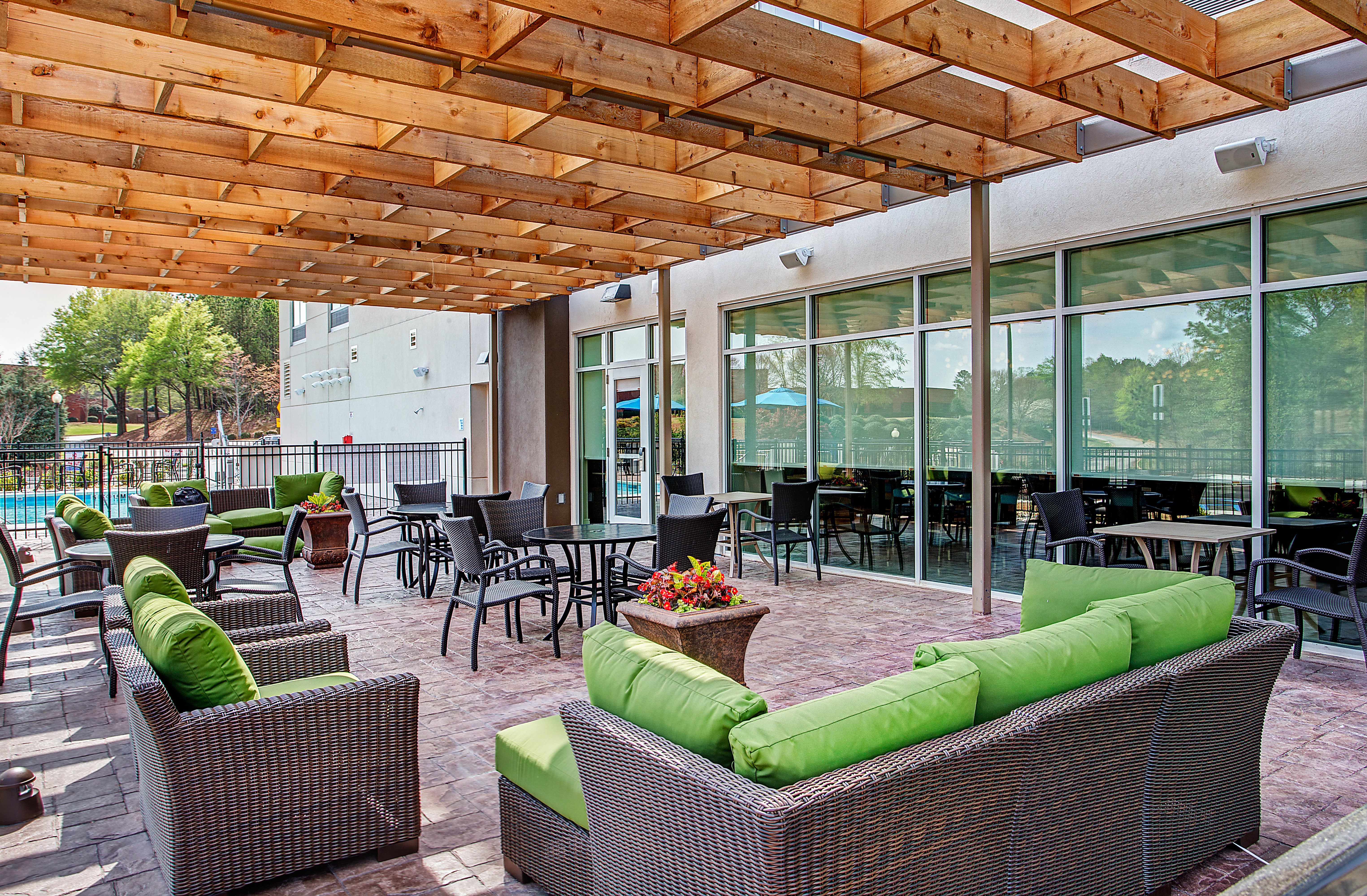 Holiday Inn Express Suites Covington 38/63