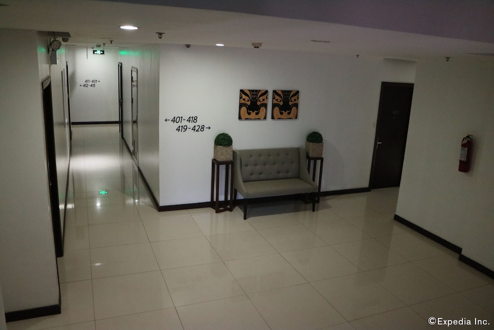 Avenue Suites Hotel 7/65