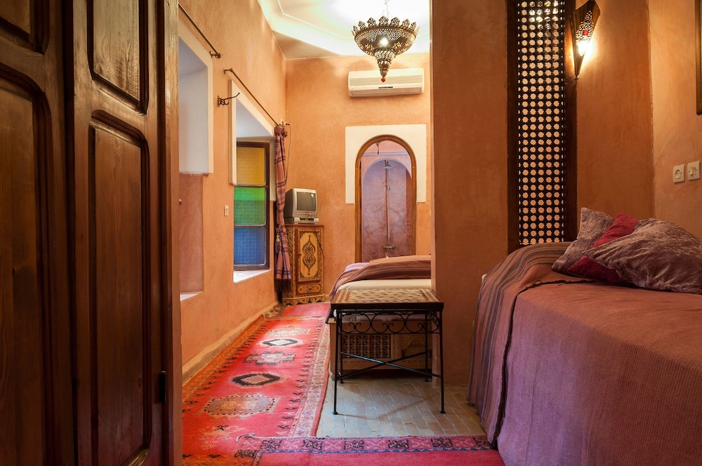 LA MAISON NOMADE 44/77