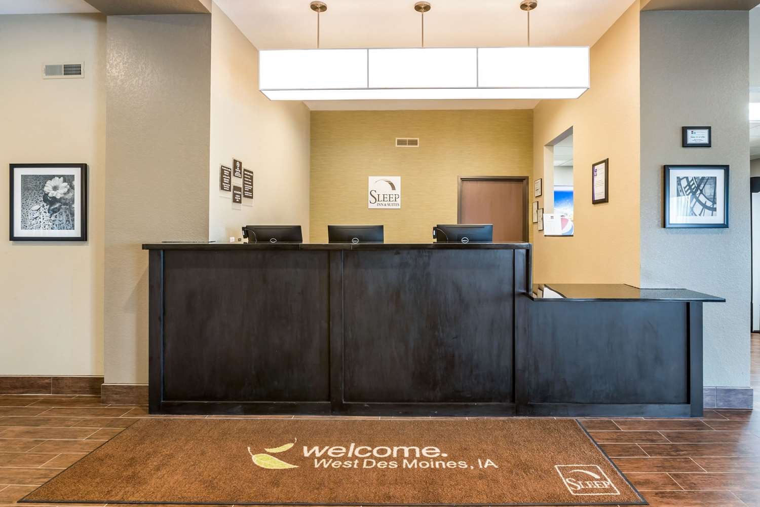 Sleep Inn & Suites West Des Moines near Jordan Creek 7/39