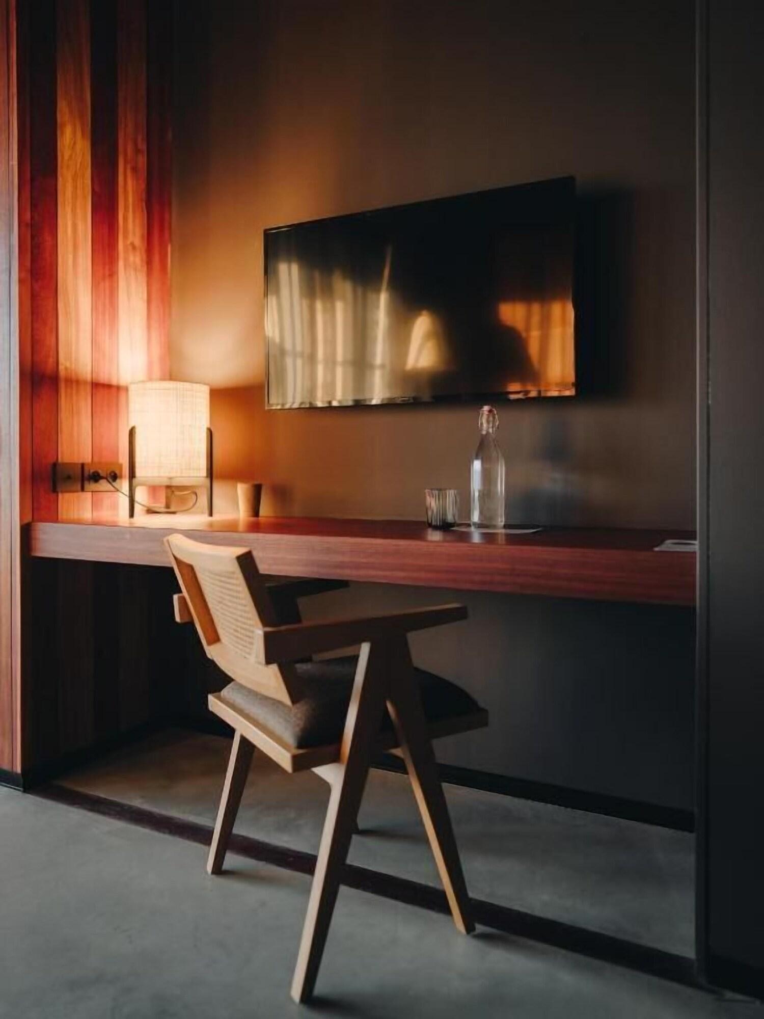 Wood Hotel & Spa 24/50