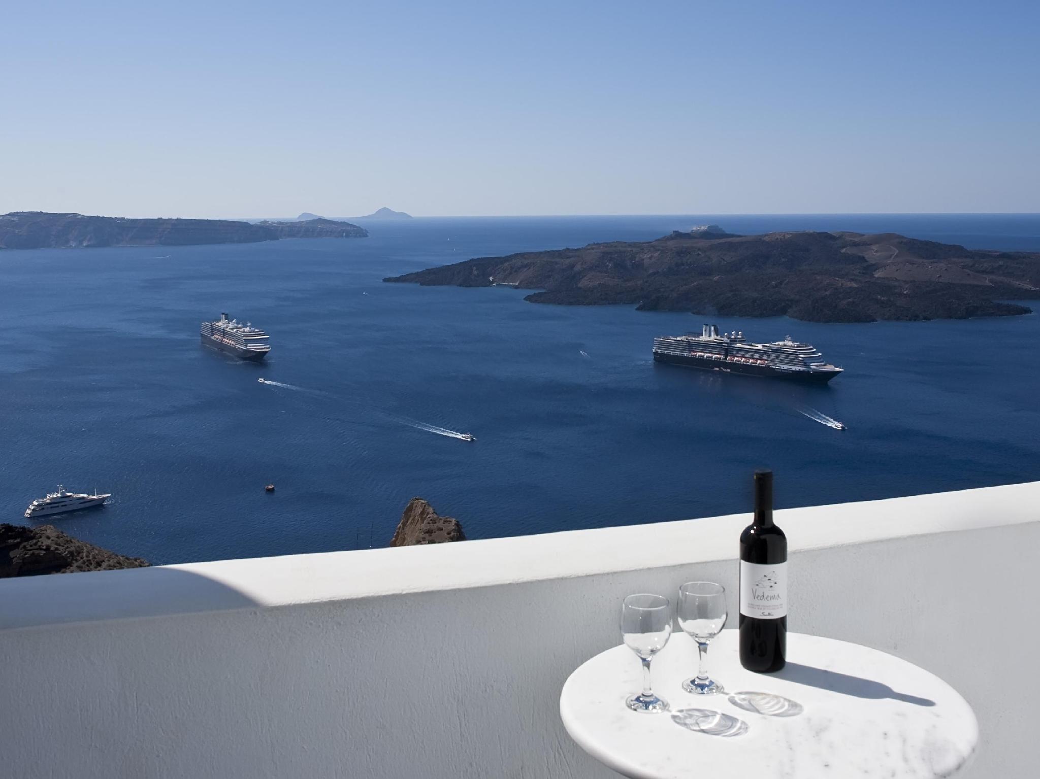 ROOM, DOUBLE OR TWIN BED, VOLCANO VIEW